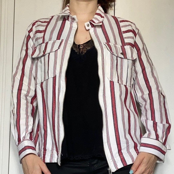 Off white shirt with red stripes and zipper - Picture 6 of 9